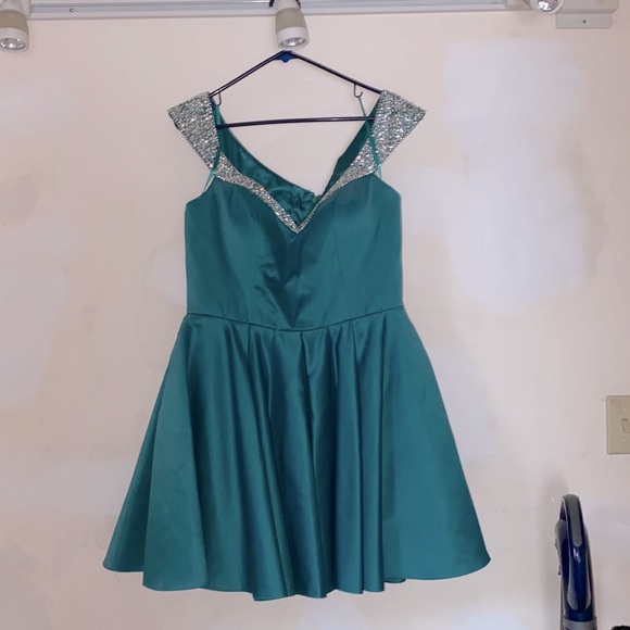 Formal Dress Size twelve!! - Picture 1 of 2